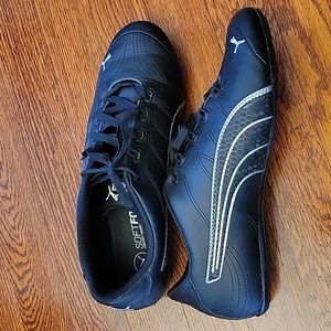 Puma sneakers size 9 women's black & silver